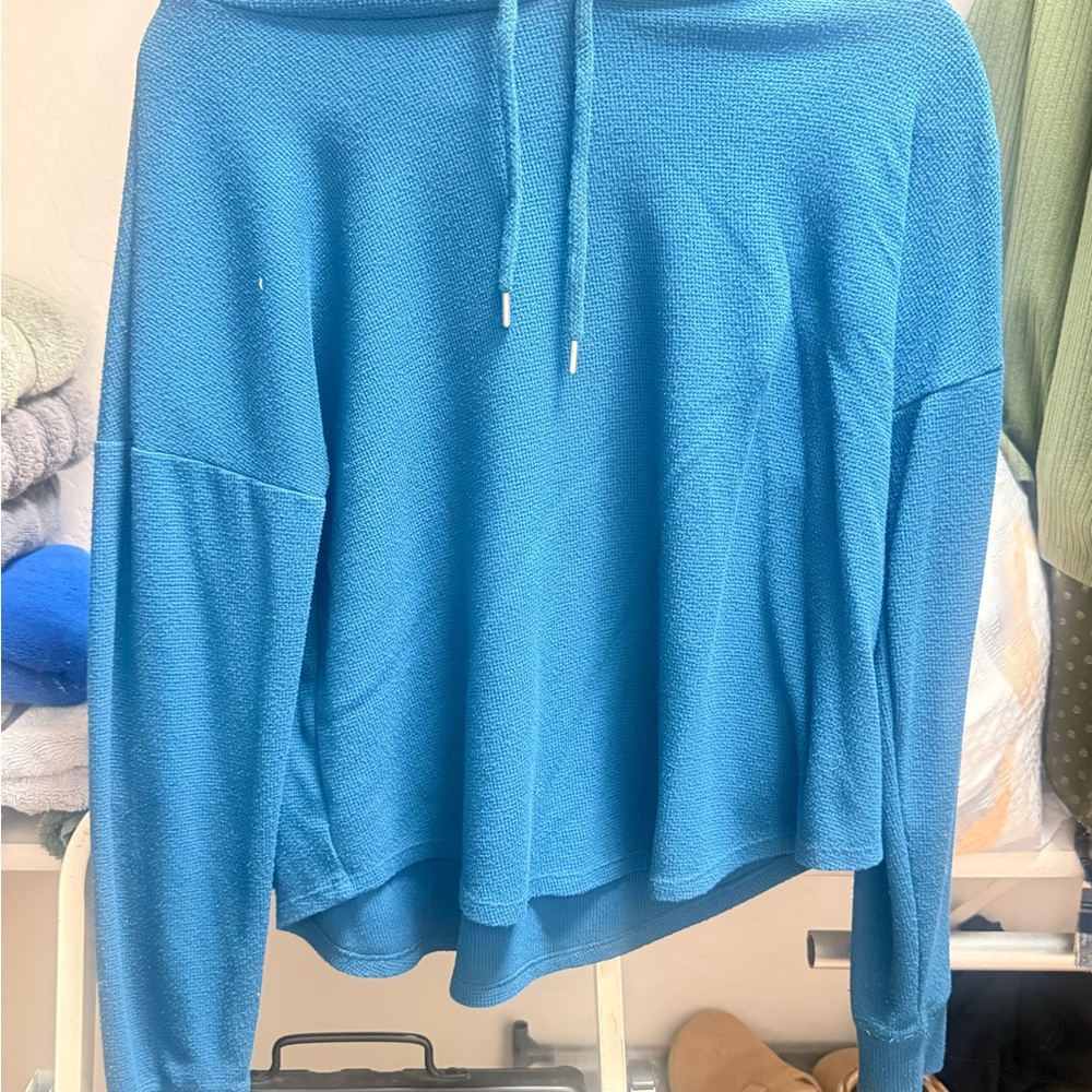 VS Pullover with hood